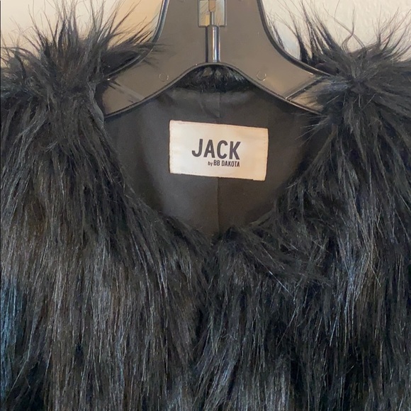 Faux fur coat - Picture 2 of 6